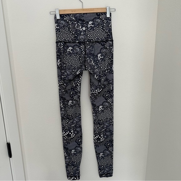 Lululemon Wunder Under Full Length Leggings Pretty Lace White Black Size 4 Women - Picture 6 of 10